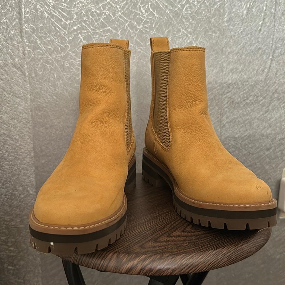 Women’s timberland Chelsea boots 👢 size 9.5
